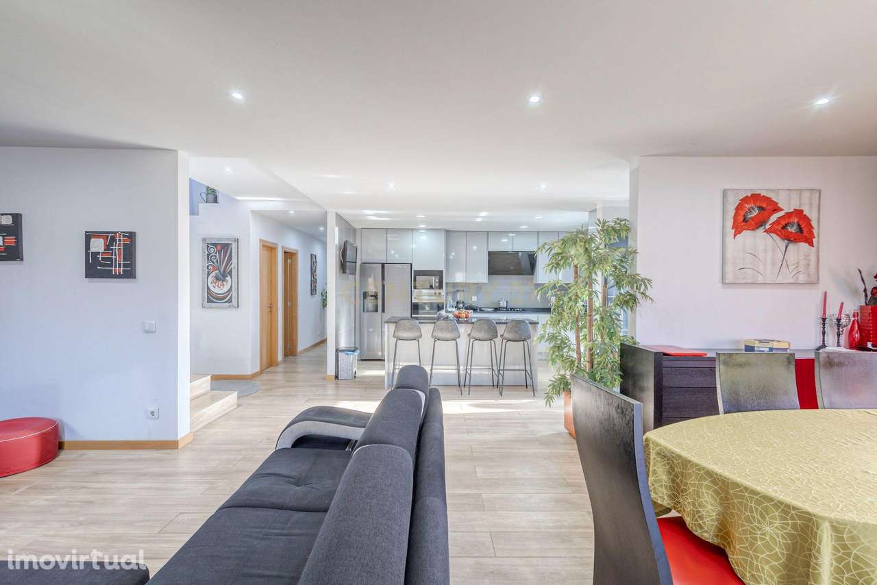 Moradia T3 com Piscina junto ao Metro e Hospital Santos Silva: Confort - Grande imagem: 4/39