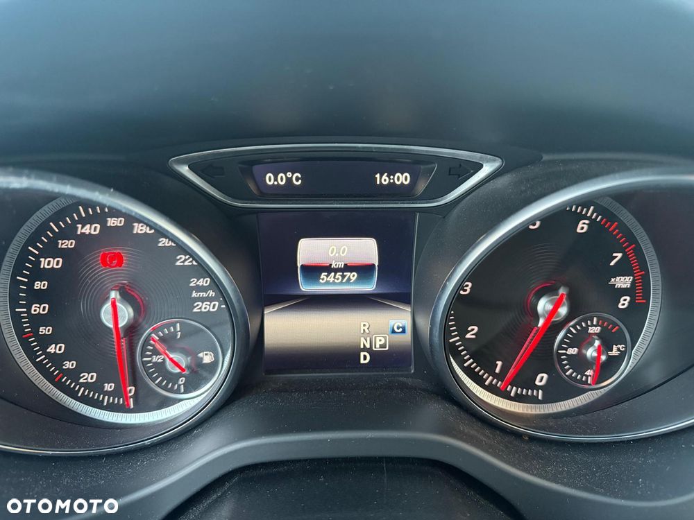 Mercedes-Benz CLA 250 4Matic 7G-DCT - 13
