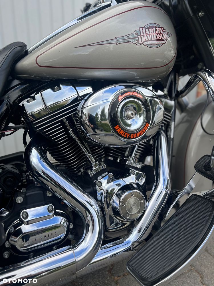 Harley-Davidson Touring Electra Glide - 3