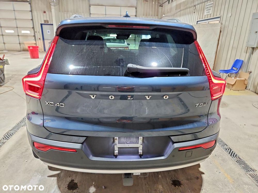 Volvo XC 40 T5 AWD Inscription - 8