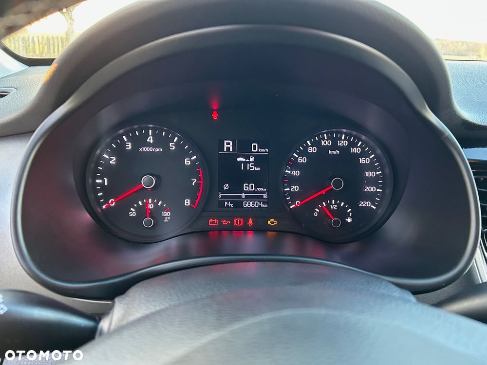 Kia Stonic 1.4 L - 13