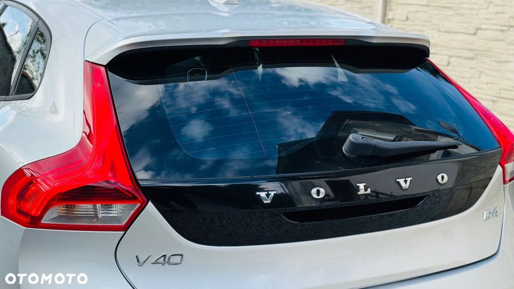 Volvo V40 D4 Inscription - 14
