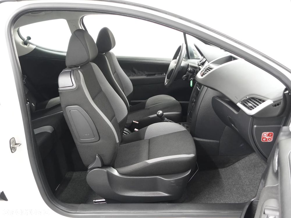 Peugeot 207 95 VTi Urban Move - 26