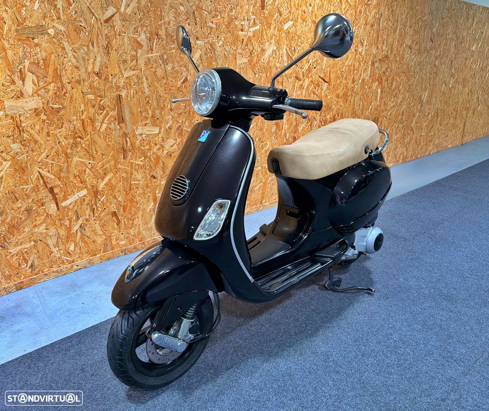 Piaggio Vespa LX - 2
