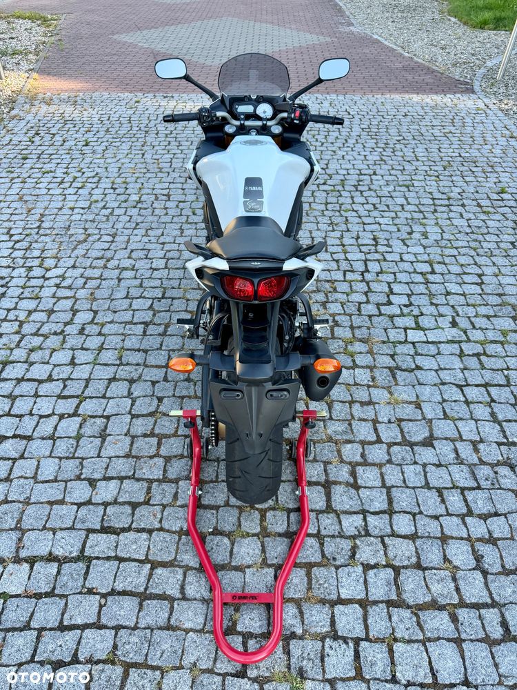 Yamaha FZ8 - 9