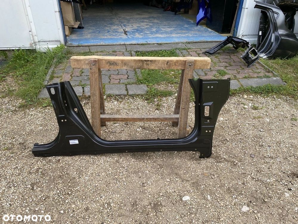 PRÓG PRAWY NISSAN JUKE I F15 NOWY ORYGINALNY G6410-1KAMA - 1