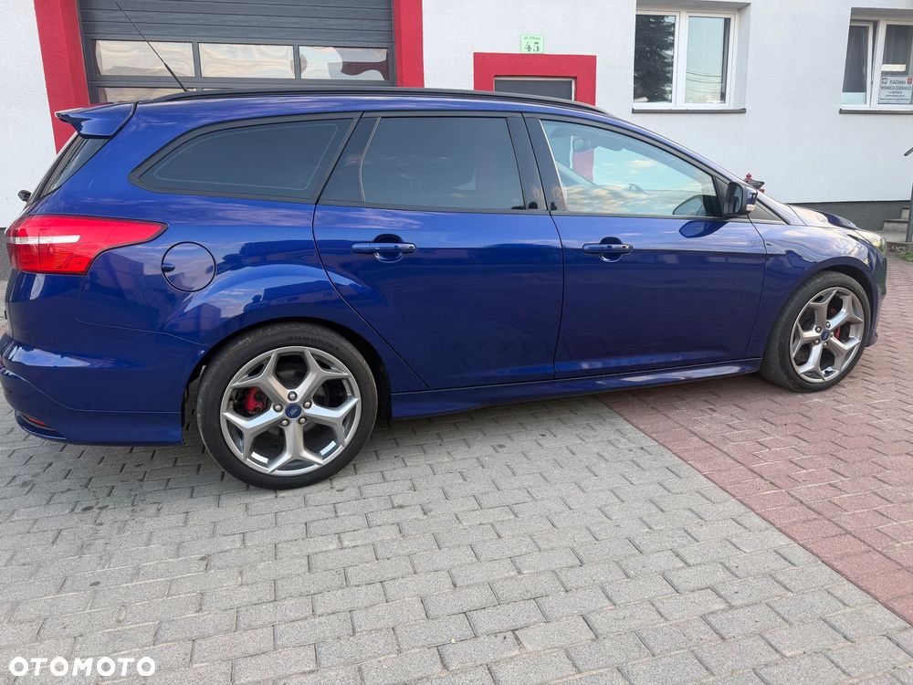 Ford Focus ST - 10
