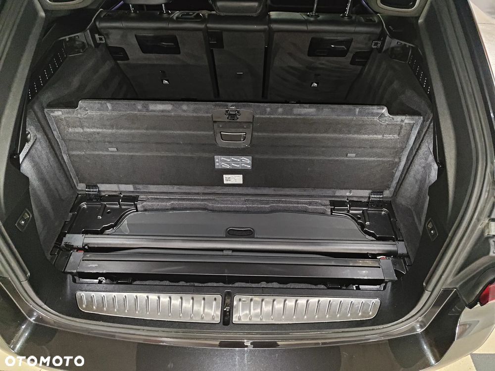 BMW Seria 5 520d xDrive - 13