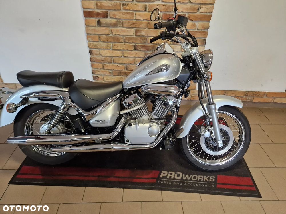 Suzuki Intruder - 2