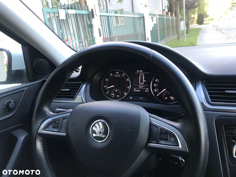Skoda RAPID 1.2 TSI Edition - 24