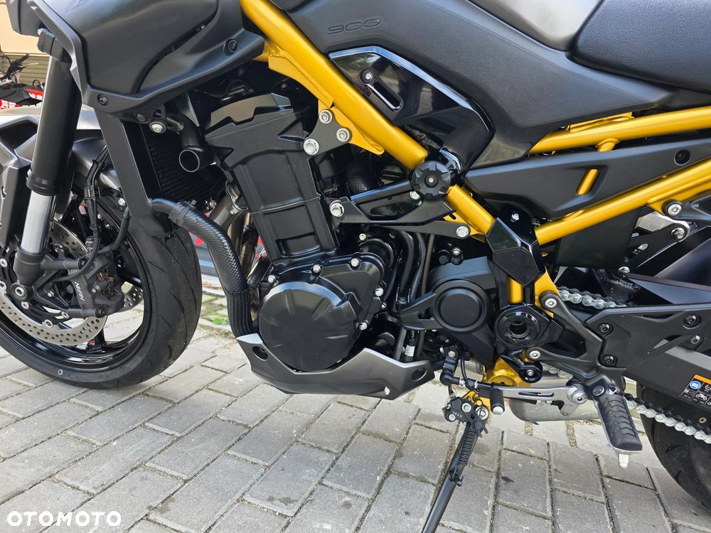 Kawasaki Z 900 - 12