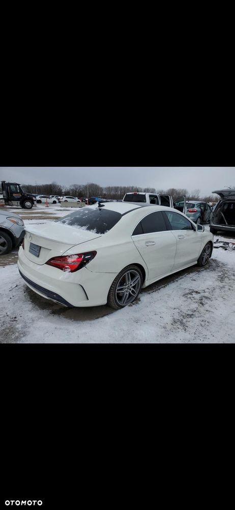 Mercedes-Benz CLA 250 4-Matic AMG Line - 13