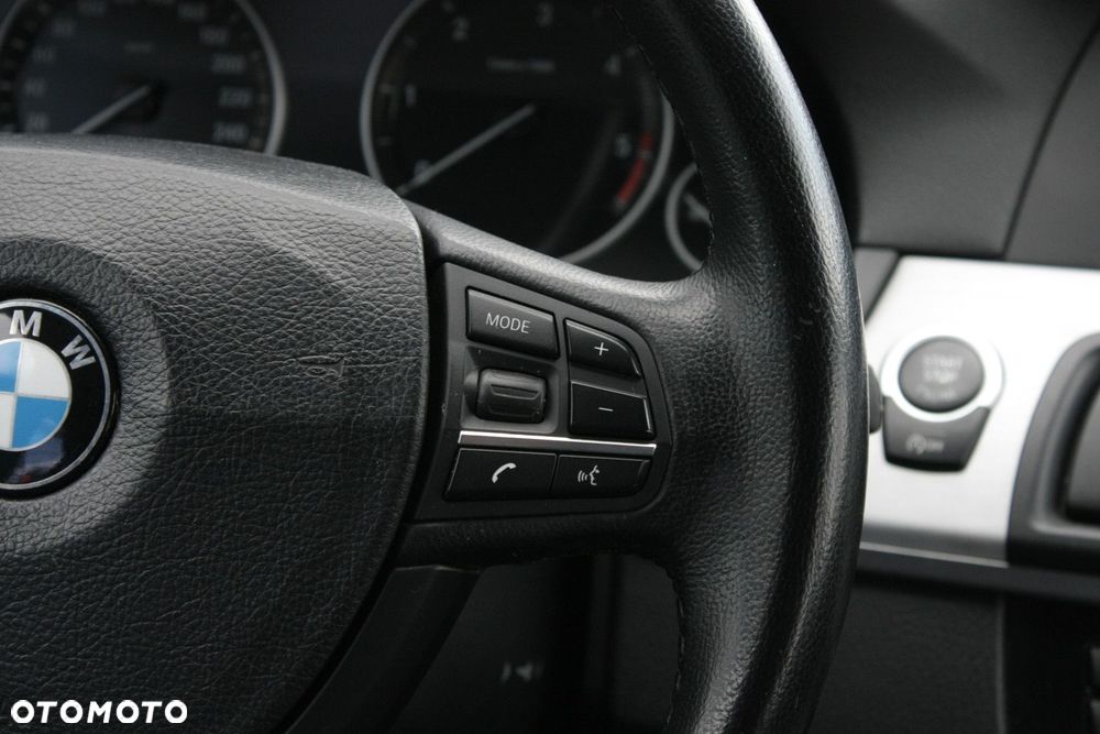 BMW Seria 5 520d - 29
