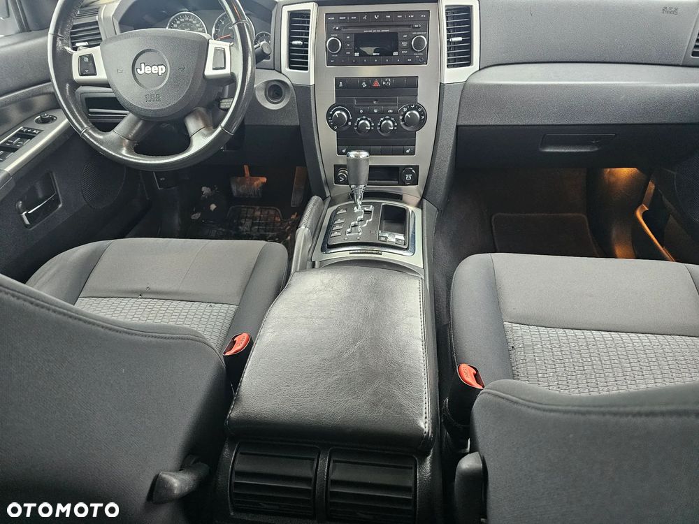 Jeep Grand Cherokee - 14