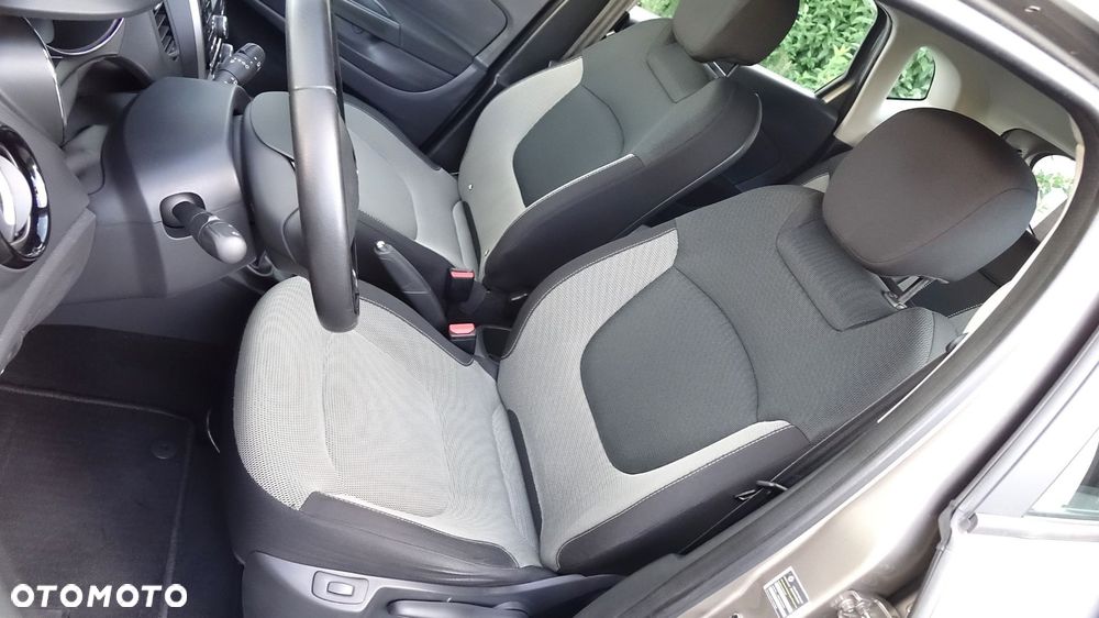 Renault Captur - 22