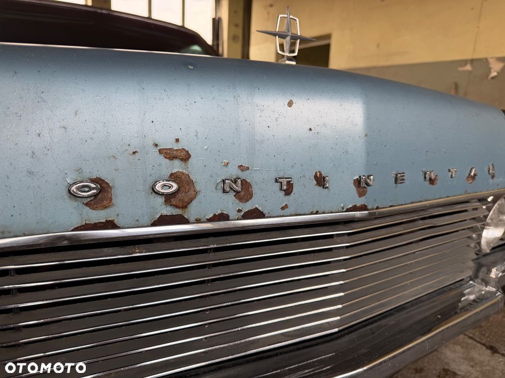 Lincoln Continental - 17