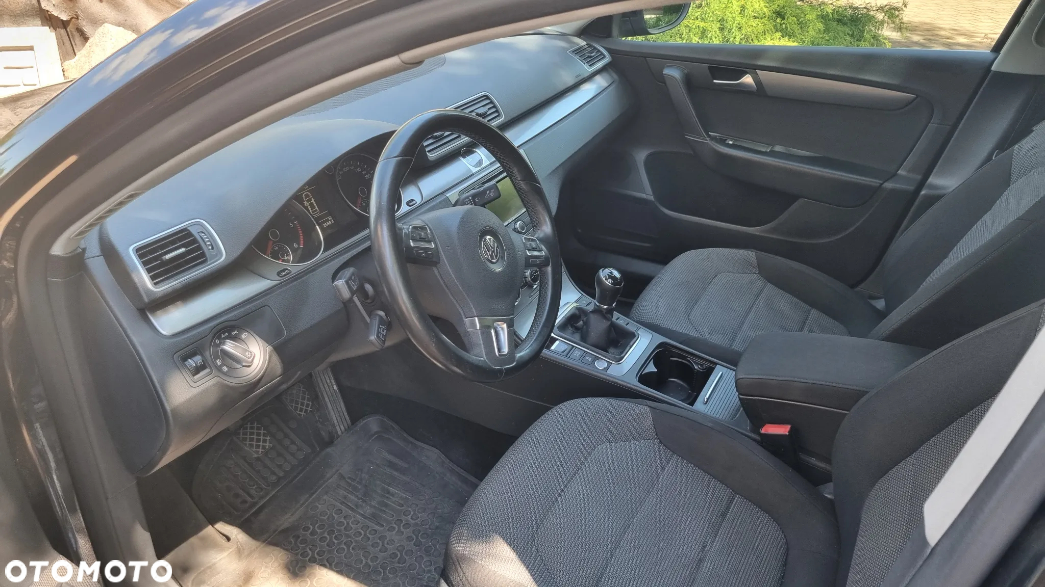 Volkswagen Passat 2.0 TDI Comfortline - 6