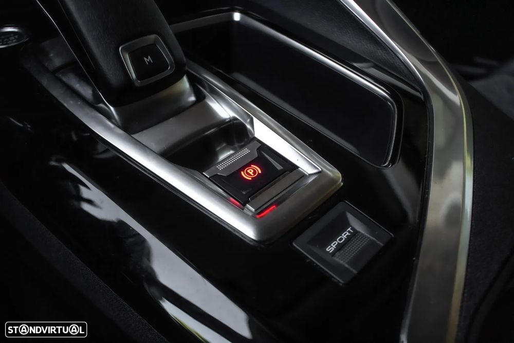 Peugeot 3008 PureTech 130 Stop & Start GPF EAT8 Allure - 21