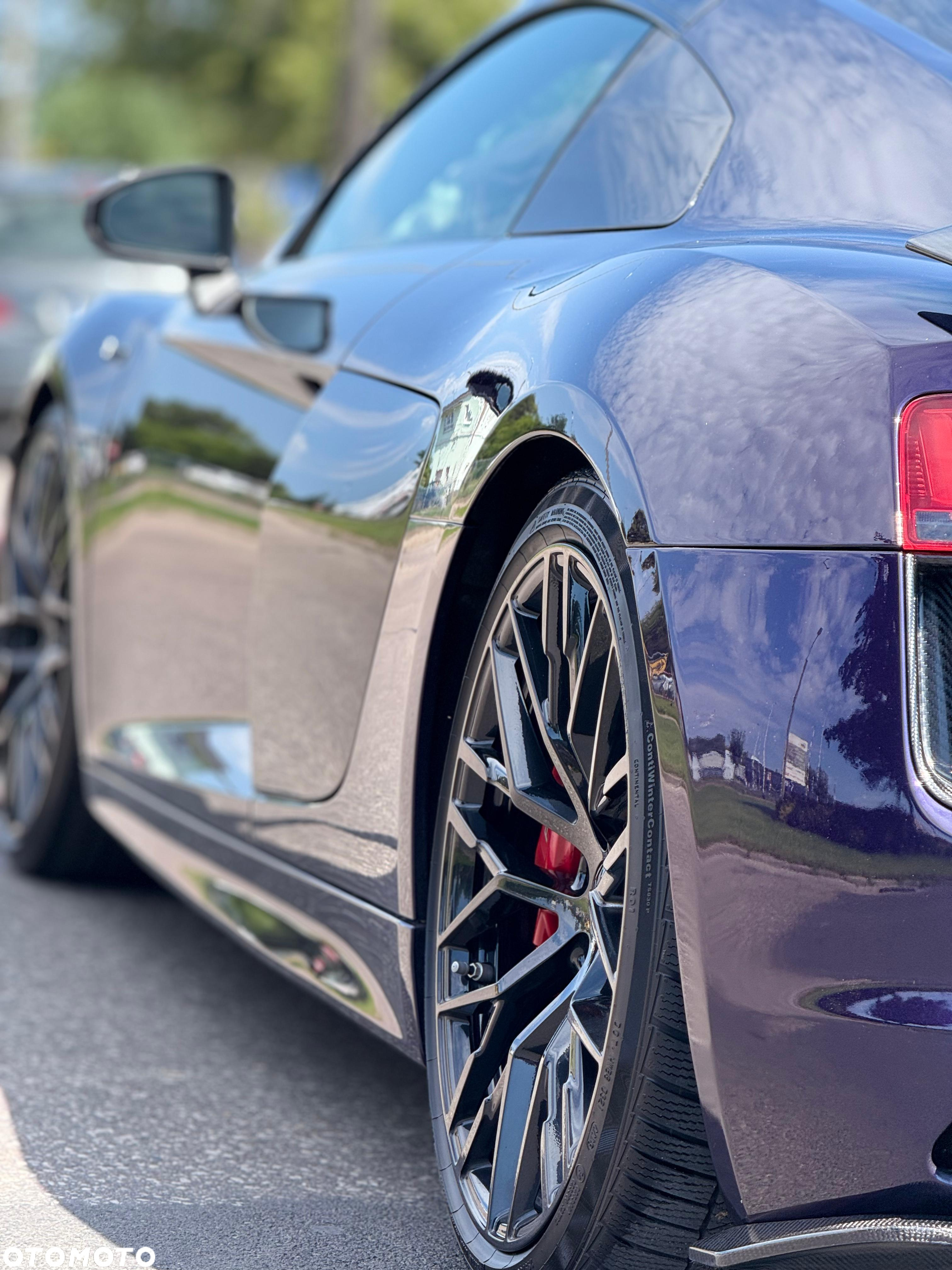 Audi R8 Coupé V10 plus 5.2 FSI quattro S tronic - 33