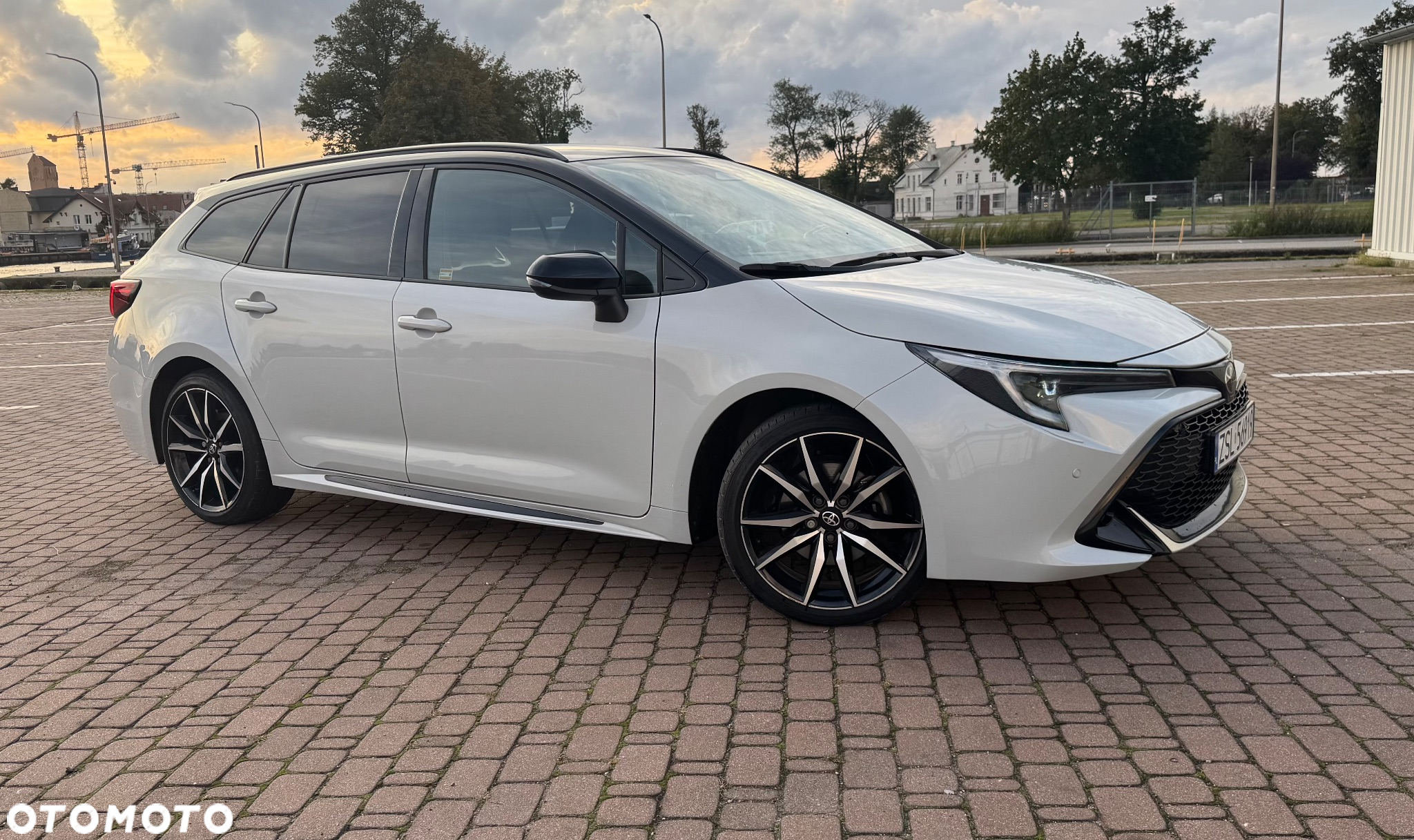 Toyota Corolla 2.0 Hybrid GR Sport Dynamic - 11