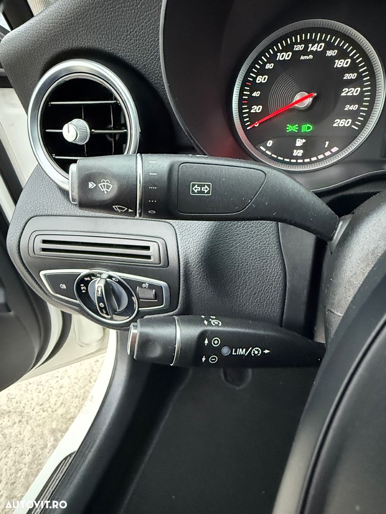 Mercedes-Benz C - 12