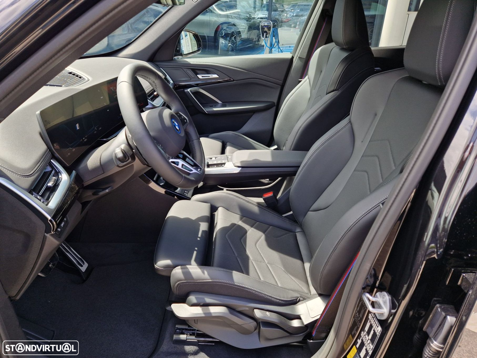 BMW iX1 eDrive20 Pack Desportivo M Pro - 7