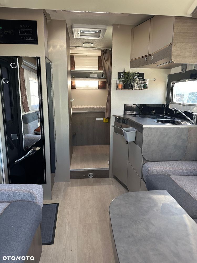 Ford CHAUSSON 720 Titanium Premium - 13