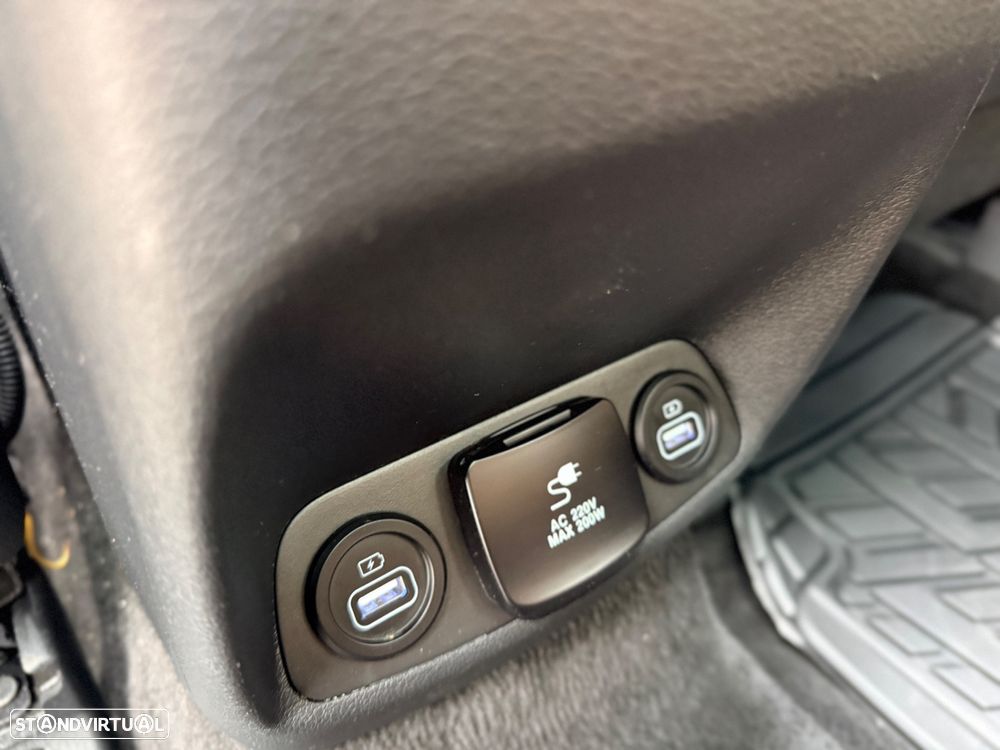 Hyundai Santa Fe 2.2 CRDi Vanguard+Luxury Pack - 29