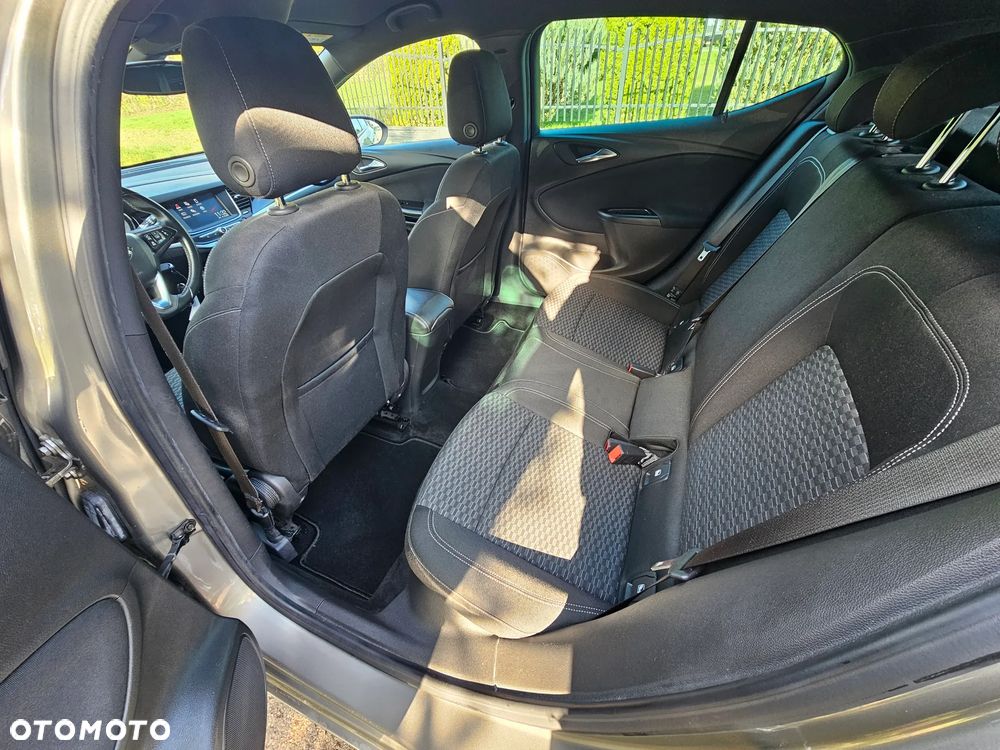Opel Astra 1.4 Turbo 120 Jahre - 18