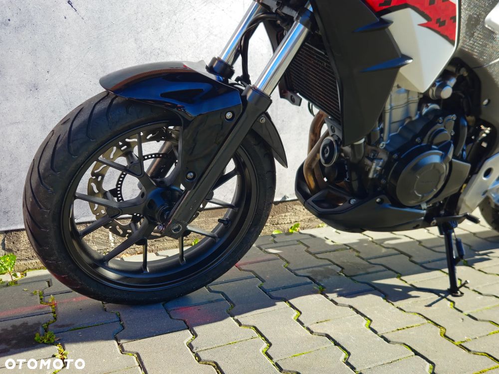 Honda CB - 12