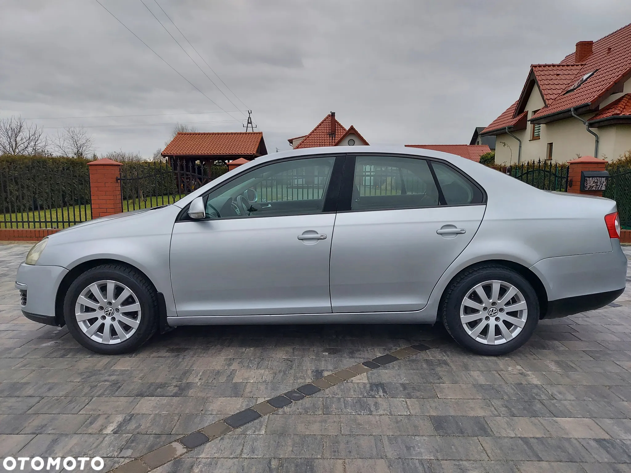 Volkswagen Jetta 1.6 Comfortline - 12