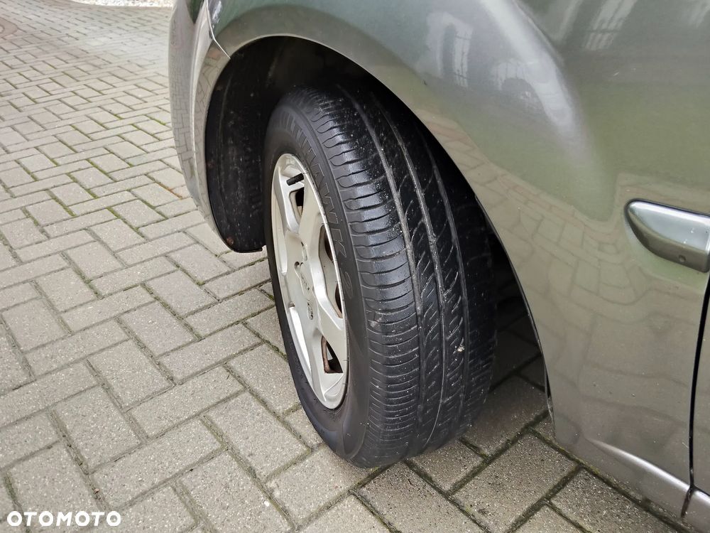 Kia Rio 1.4 EX Top - 28