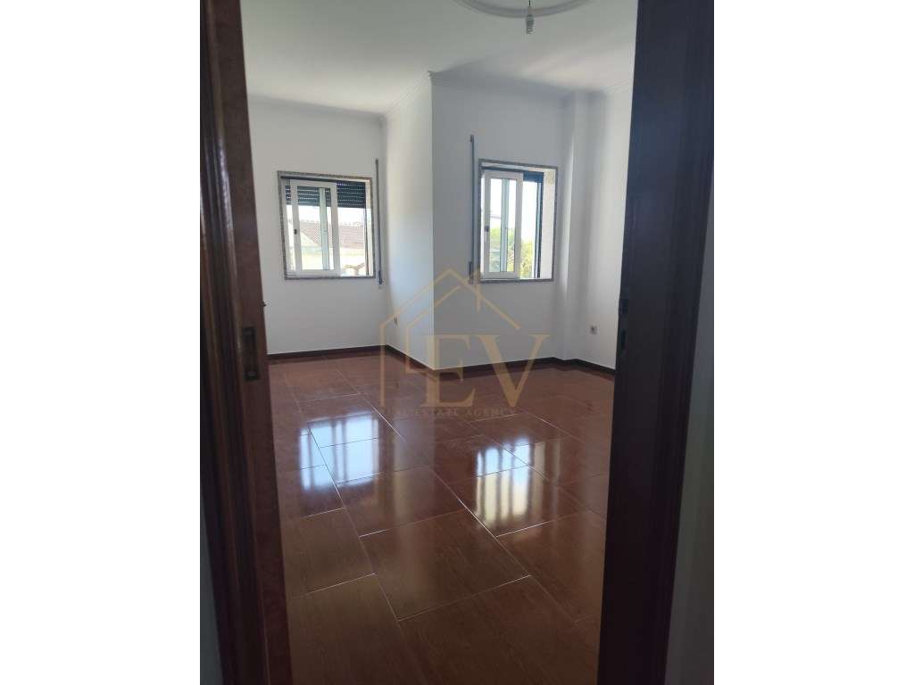 Andar de Moradia T2 | S. João de Ponte - Grande imagem: 3/14