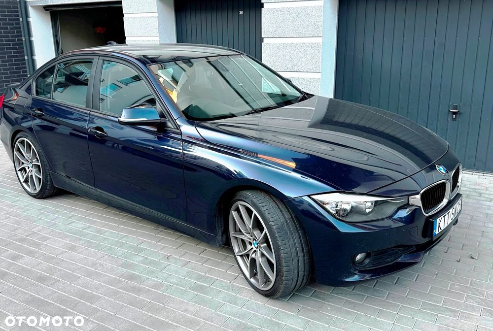 BMW Seria 3 320d DPF Efficient Dynamics Edition - 2