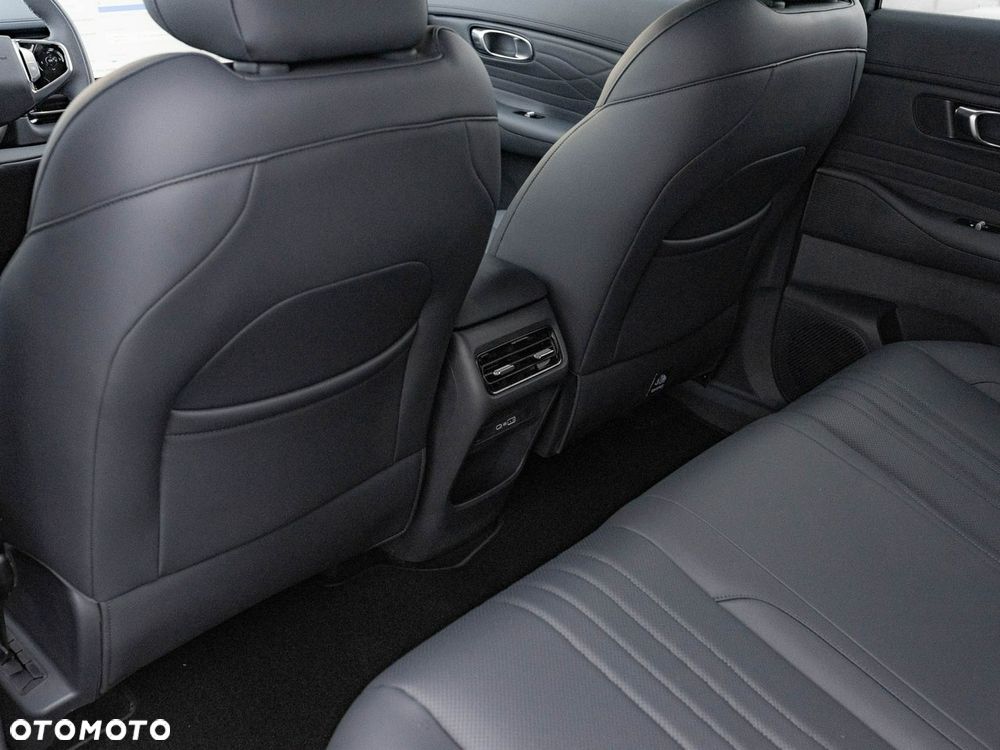 Geely Starray EM-i 1.5 PHEV Pro - 25