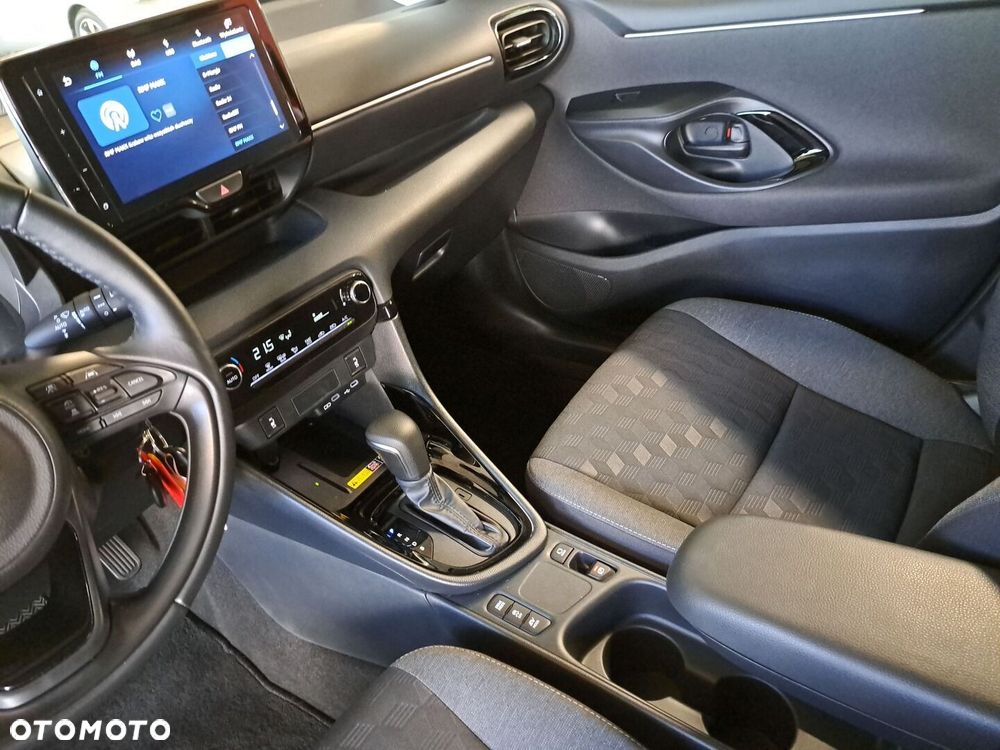 Toyota Yaris Hybrid 1.5 Style - 26