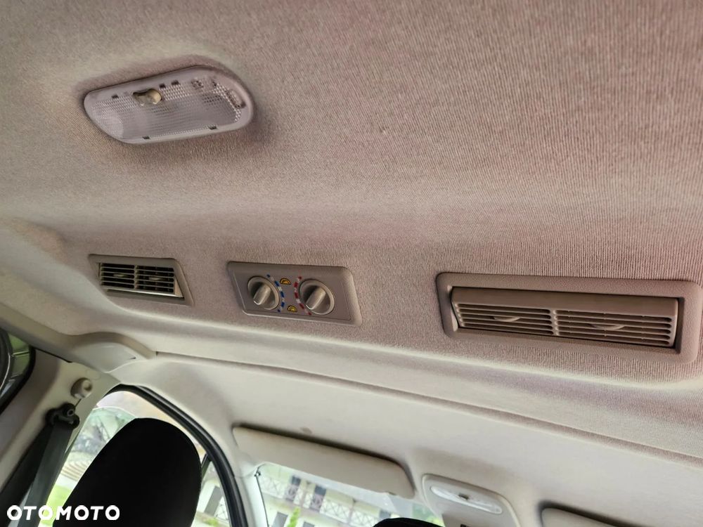 Opel Vivaro - 23