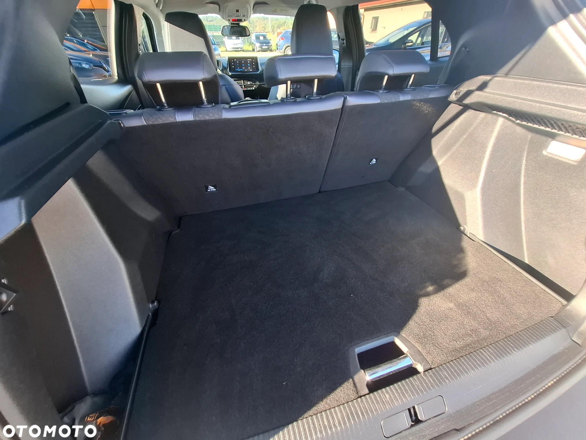 Peugeot 2008 PureTech 130 Allure - 17