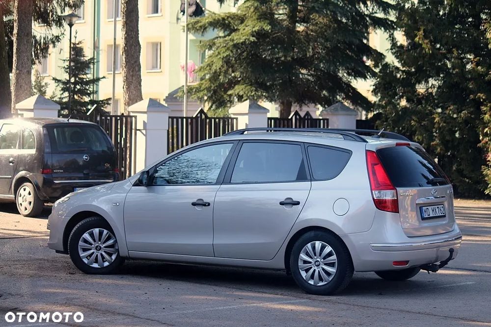 Hyundai i30 1.6 Comfort - 11