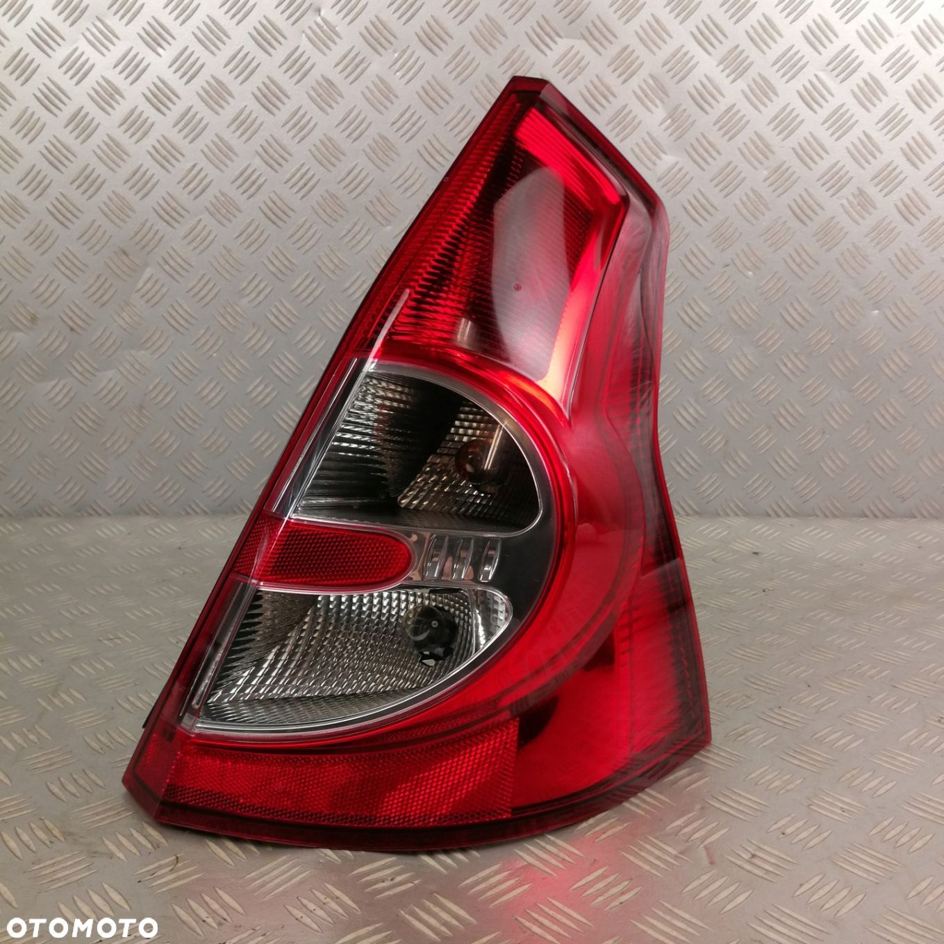 8200734824 lampa prawa prawy tył tylna DACIA SANDERO I 1 2008-2012 EUROPA - 1