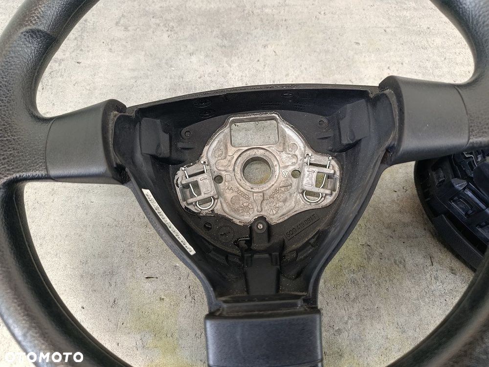 KIEROWNICA Z PODUSZKĄ VW POLO IV FL 9N 6Q0419091T  6Q0880201AC - 7