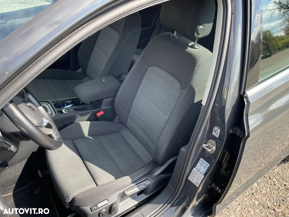 Volkswagen Passat - 17