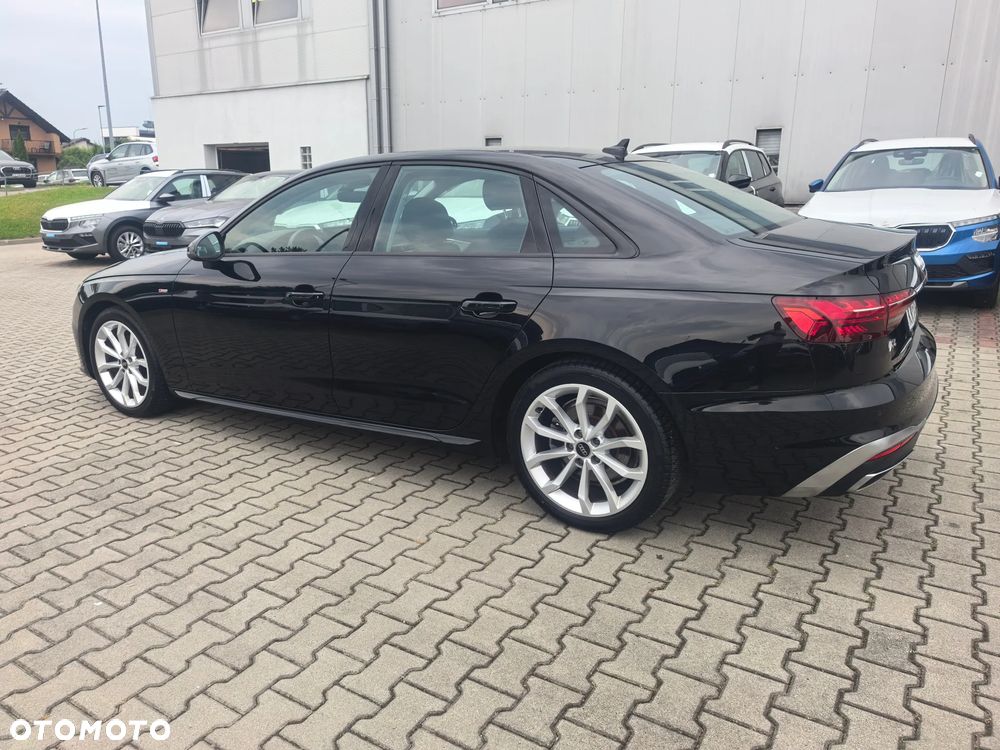 Audi A4 Limousine - 8