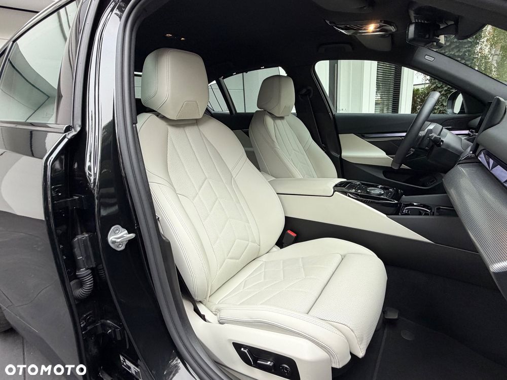 BMW Seria 5 520d xDrive mHEV M Sport - 19