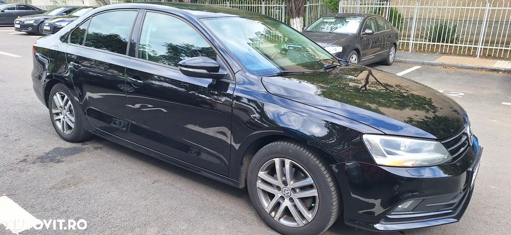 Volkswagen Jetta 1.2 TSI Comfortline - 4