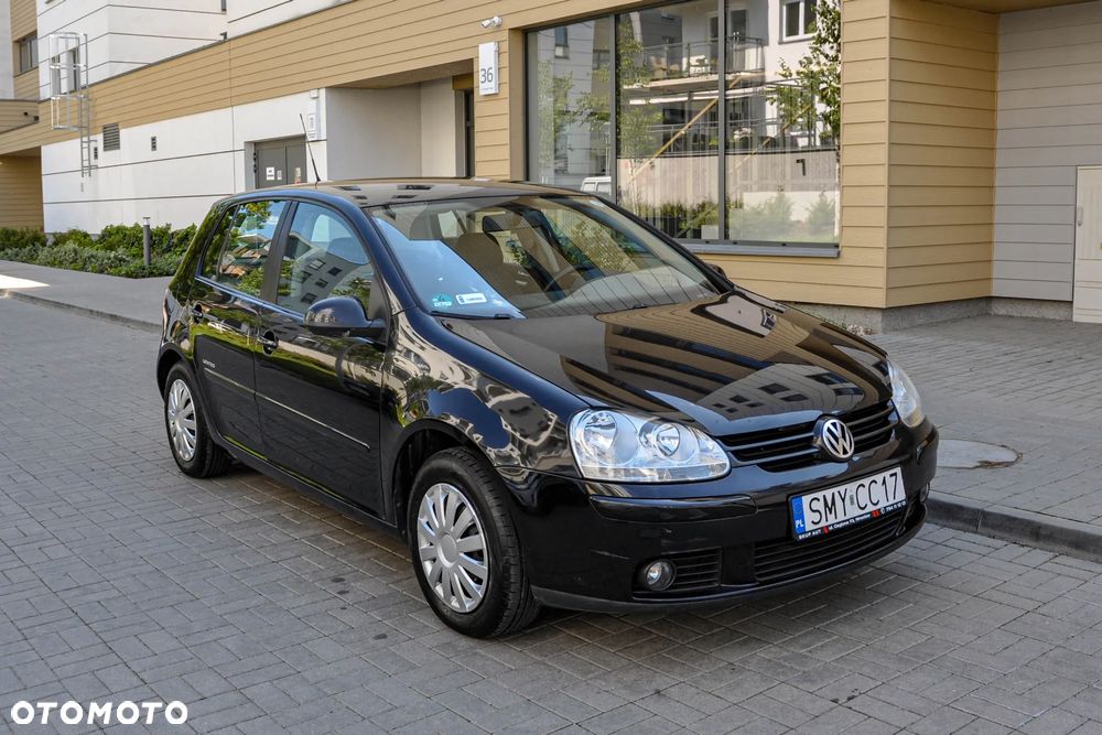 Volkswagen Golf - 6