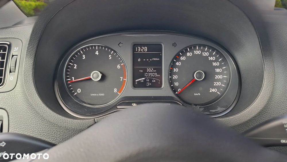 Volkswagen Polo - 13