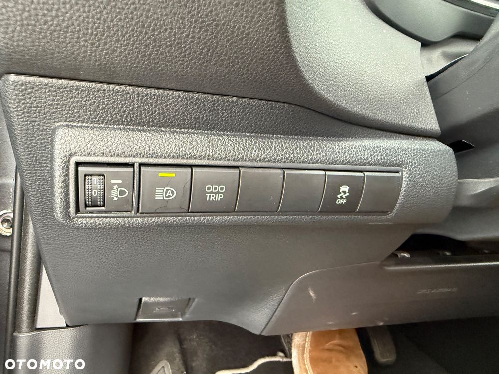 Toyota Corolla 1.8 Hybrid Comfort - 23