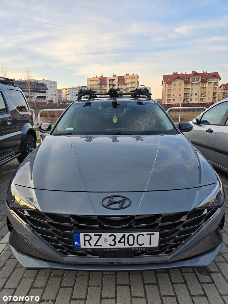 Hyundai Elantra 1.6 Executive CVT - 1