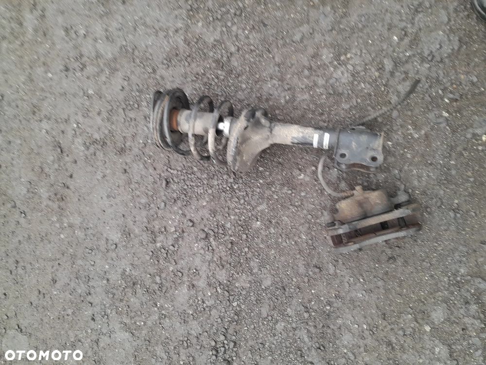 Zwrotnica z mcphersonem rpawa/lewa Mitsubishi Outlander I 1 lift 2004r. Cena za szt. - 3